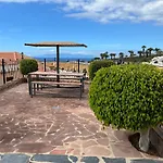 Tenerife Lucia, * Costa Adeje